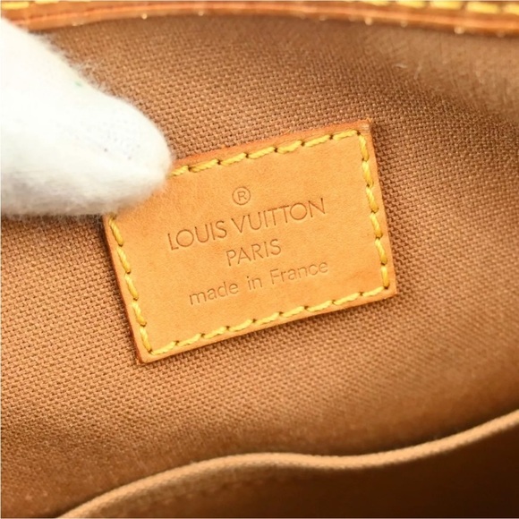 Louis Vuitton Batignolles Vintage Handbag in Monogram Canvas. Authentic - Picture 8 of 15